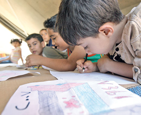 أطفال نهر البارد يرسمون نكبتهم الجديدة (وائل اللادقي)