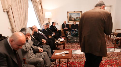 من اجتماع اللقاء الوطني في منزل الرئيس كرامي (وائل اللادقي)