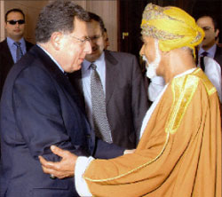 سلطان عمان يرحب بالسنيورة (إ ب أ)