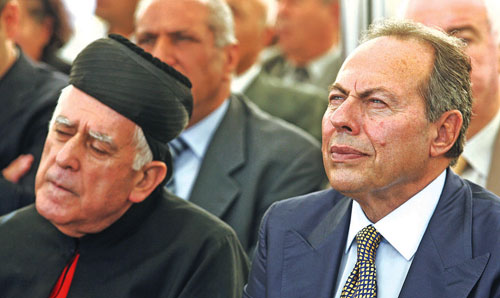 الرئيس لحود والمطران أبو جودة أثناء تدشين السد (هيثم الموسوي)