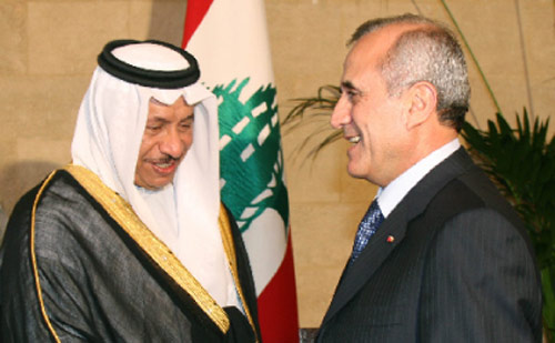 الرئيس سليمان ووزير الدفاع الكويتي في قصر بعبدا أمس (دالاتي ونهرا)