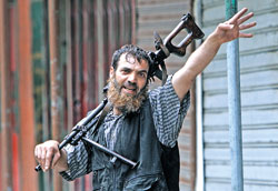 أحد مقاتلي “فتح الإسلام” في البارد (حسين ملاح - أ ب)
