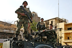 الجيش في شوارع المدينة (رمزي حيدر ـ أ ف ب)