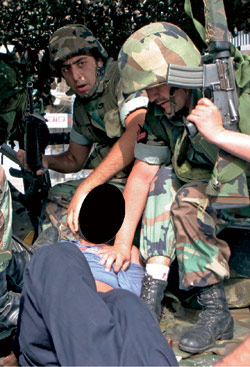 الجيش يعتقل أحد مسلحي فتح الإسلام (أرشيف)