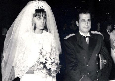 النقيب عون  في حفل تكلله عريساً لناديا الشامي في كنيسة مار يوسف في حارة حريك عام 1968

