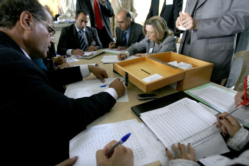 عملية فرز الأصوات في نقابة المحامين (مروان طحطح)