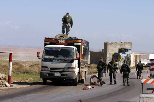 حاجز للجيش اللبناني على الحدود مع سوريا