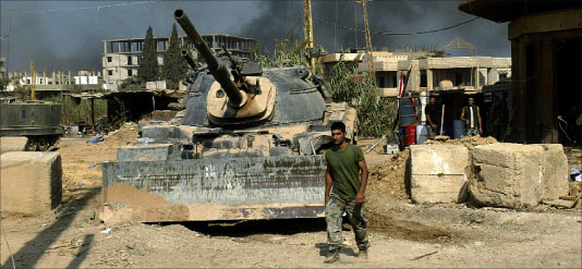 نقطة عسكرية عند اطراف مخيم نهر البارد (أنور عمرو ــ أ ف ب)