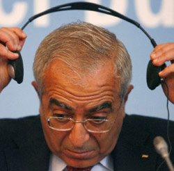 رئيس حكومة تسيير الأعمال الفلسطينية سلام فياض (هاينز بيتر بادر - رويترز)