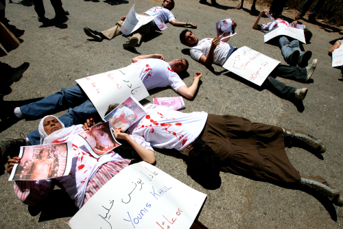 ناشطون من الحملة يعترضون على استهداف المدنيين في “البارد” (وائل اللادقي)