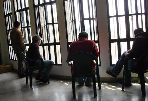 شبان داخل قسم الأحداث في سجن رومية (أرشيف - حسن عليق)