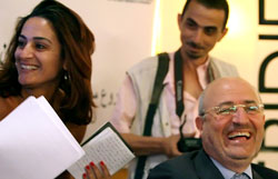 الوزير العريضي والزميلة ألين فرح خلال حفل إطلاق مشروع افكار 2 (وائل اللادقي)