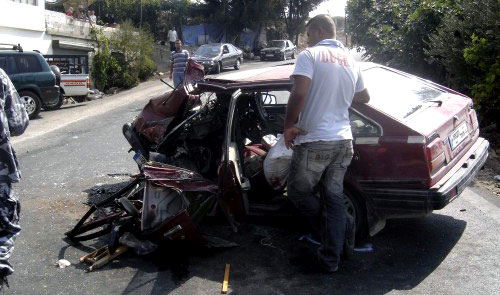 سيارة محطّمة جرّاء حادث أمس على طريق عام تبنين بيت ياحون