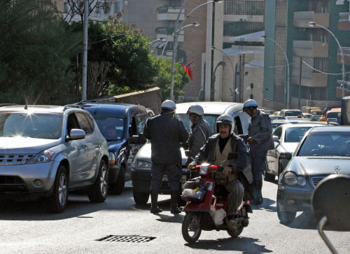 حاجز لمفرزة السير في بيروت (أرشيف)
