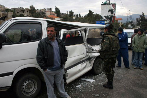 سيارة نقل الطلاب بعد الحادث (كامل جابر)