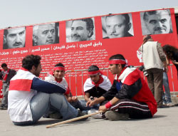 معتصمون في ساحة الشهداء (بلال جاويش)