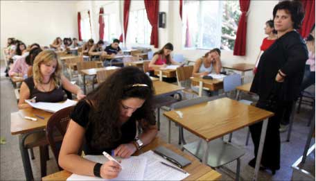 امتحانات في الجامعة اللبنانية (مروان طحطح)