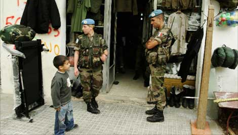 عناصر من قوات اليونيفيل في بنت جبيل أول من أمس (ا ف ب)