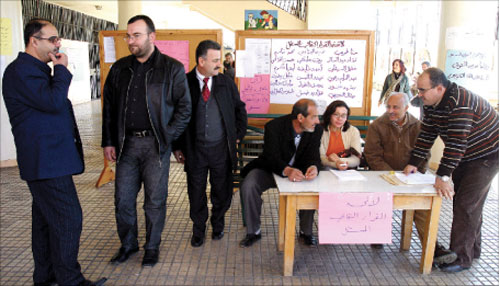الاقتراع في ثانوية عمر فروخ (مروان طحطح)