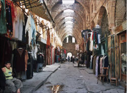مشهد من خان الخياطين في طرابلس بعد تأهيله