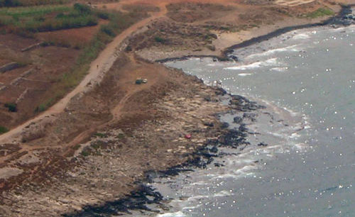 صورة جوية للتلوث النفطي نشرتها «لجنة تحقيق الامم المتحدة المعنية بلبنان»