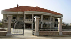 قصر مهجور في منطقة البقاع الغربي