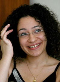 الطالبة المتفوّقة روزانا خليل (مروان طحطح)