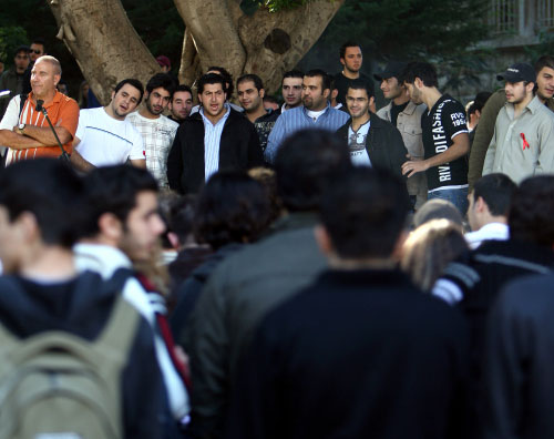 طلاب LAU في حرم الجامعة (وائل اللادقي)