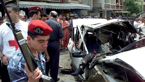 سيارة الشهيد جهاد جبريل بعد استهدافها في المزرعة (ارشيف ــ رمزي حيدر أ ف ب)