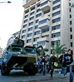 من أحداث جامعة بيروت العربيّة عام 2006 (أرشيف ـ وائل اللادقي)