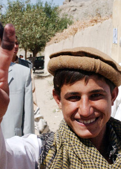 من انتخابات افغانستان الاخيرة التي استخدم فيها الحبر