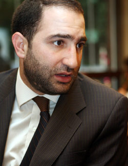 يتعاون الأميركيون مع خمسة محامين لبنانيين بينهم جوزيف نصرالله (الصورة) (بلال جاويش)