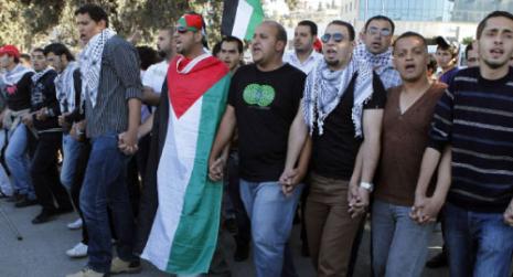 دبكة أردنية في عمان إحياءً لذكرى النكبة (علي جاركجي ــ رويترز)