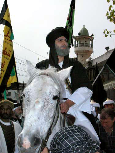 الفنان عمّار شلق في دور الإمام الحسين في العام 2004