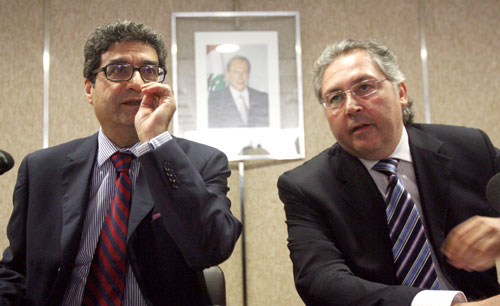 من اليمين فادي صعب ومحمد مطر خلال المؤتمر (مروان طحطح)