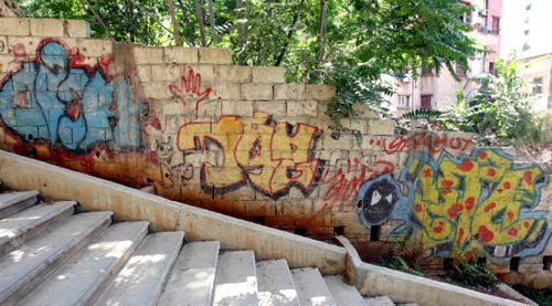 الجدران شاهداً على ثورة الشباب (بلال جاويش)