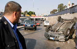 سيارة انقلبت على ظهرها في بيروت (أرشيف ــ الأخبار)
