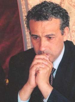 محمد المعزوز الفائز بـ«جائزة الإبداع الأدبي»