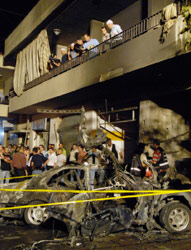 سيارة العريضي بعد التفجير (أحمد عمر ــ أ ب)
