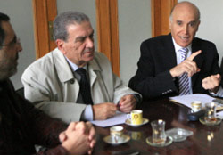 خلال الاجتماع (مروان بو حيدر)