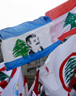 أعلام خلال أحد المهرجانات الانتخابية (بلال جاويش)