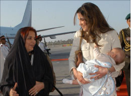 الملكة الاردنية رانيا في ضيافة الشيخة سبيكة بنت ابراهيم آل خليفة في البحرين