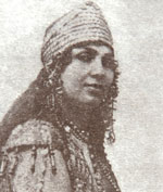 منيرة المهدية العام 1925 في كتاب «صوت مصر» (من أرشيف الياس سحّاب)