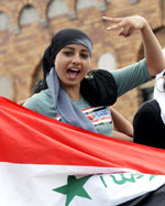 عراقيات في ولاية ميتشيغن الأميركية يحتفلن بفوز العراق بكأس آسيا (ربيكا كوك ــ رويترز)