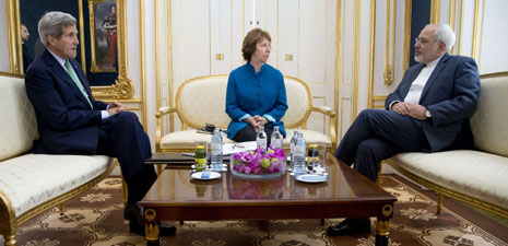 وصف وزير الخارجية الإيراني، محمد جواد ظريف المحادثات بالصعبة والمعقدة (أ ف ب)