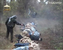 لقطة من شريط مصوّر يُظهر إعدام عناصر من وزارة الداخليّة العراقيّة (أ ب)