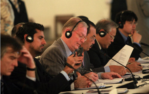 ممثلي الدول المانحة في اجتماع للاطلاع على تقرير تقدم العمل (أرشيف ــ بلال جاويش)