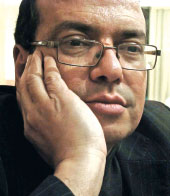 حسن نجمي (الصورة) دعا محمد بنّيس إلى مناظرة عامّة