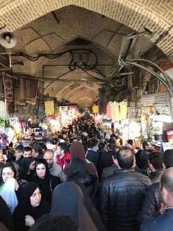 يدخل البازار الكبير في طهران مليونا شخص يومياً (الأخبار)
