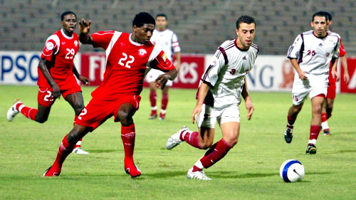 حسين دقماق يتخطى لاعب المحرّق جيسي جون (البحرين ــ خاص الأخبار)